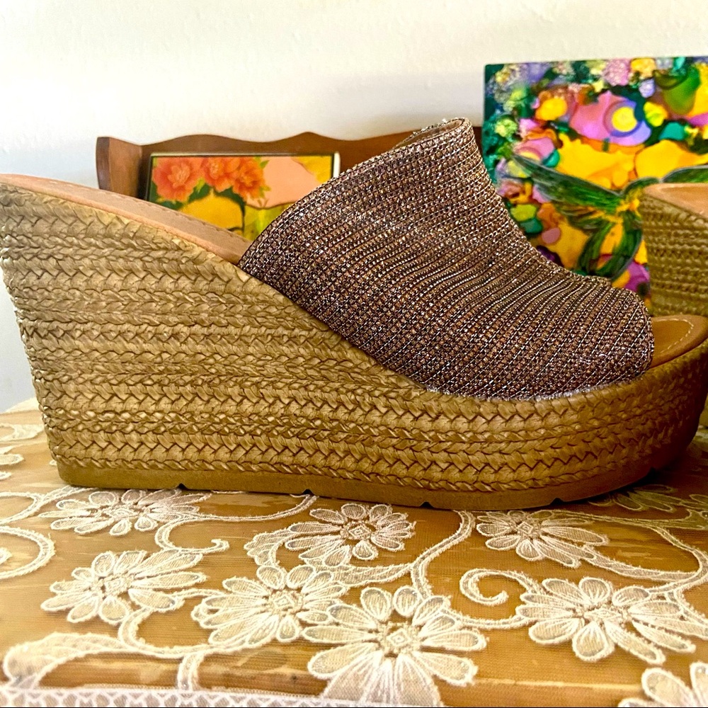 Seychelles wedges